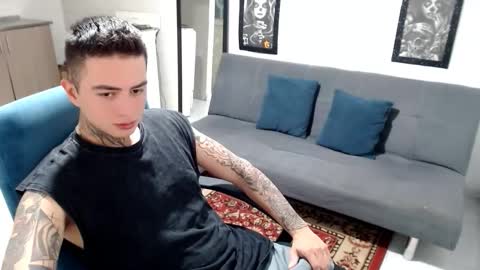 Snapshot of santi_ss chatting on 11.19.25 santi_ss online show from 11.19.25