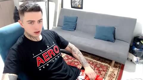 Snapshot of santi_ss chatting on 12.02.25 santi_ss online show from 12.02.25