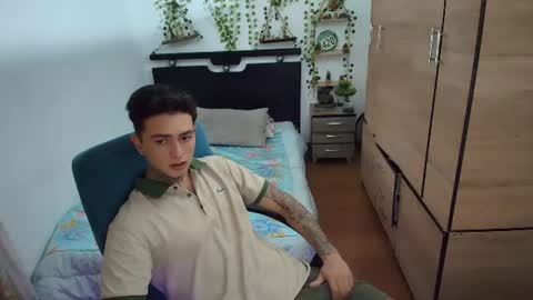 Snapshot of santi_ss chatting on 06.29.26 santi_ss online show from 06.29.26
