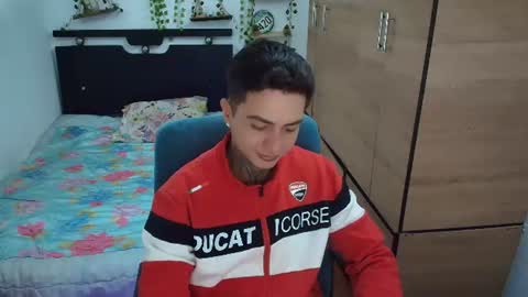 Snapshot of santi_ss chatting on 07.23.26 santi_ss online show from 07.23.26