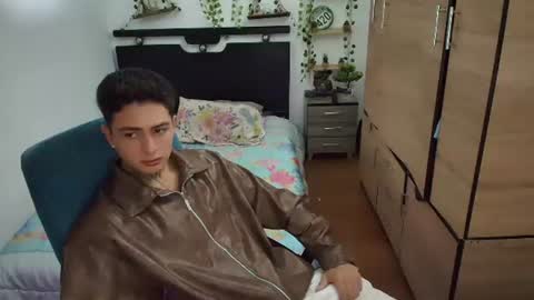 Snapshot of santi_ss chatting on 07.24.26 santi_ss online show from 07.24.26