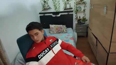 Snapshot of santi_ss chatting on 07.31.26 santi_ss online show from 07.31.26