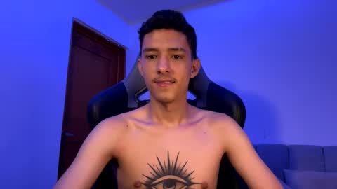 santi_twink19 online show from 01.09.25