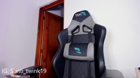 santi_twink19 online show from 02.15.25