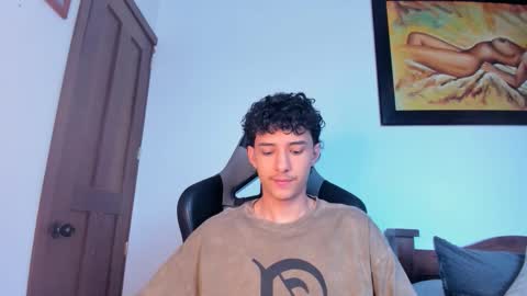 santi_twink19 online show from 09.27.25