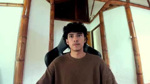 Snapshot of santi_twink19 chatting on 04.17.26 santi_twink19 online show from 04.17.26