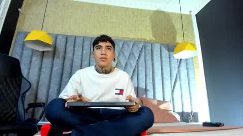 SantiAbader online show from 10.19.25