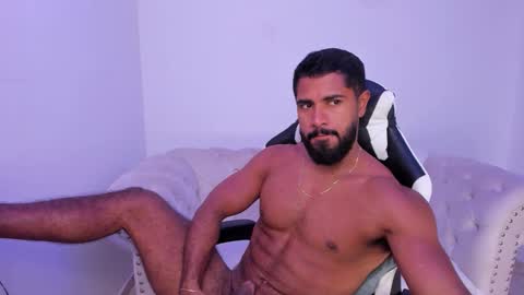 santiago_huntt online show from 11.15.25
