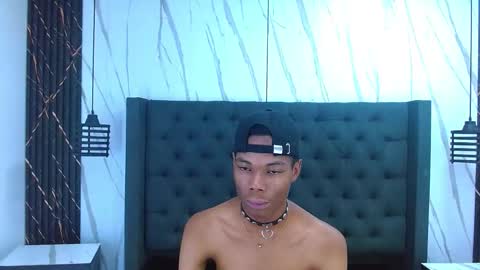 Santiiiiii  online show from 02.18.26