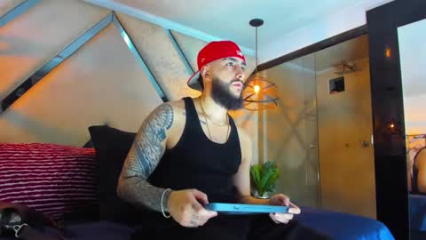 Santiago Hincapiie online show from 02.25.26