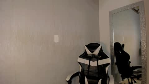 Julius Novachrono  online show from 11.06.25