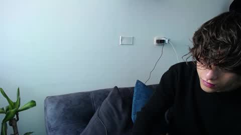 Santii online show from 12.14.24