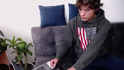 Santii online show from 12.29.24