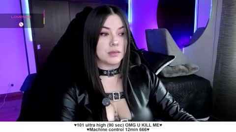 Liah Santos online show from 11.27.25