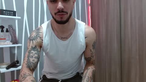 Santy Torres online show from 10.24.25