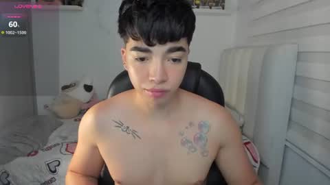 Snapshot of santy7u7 chatting on 06.20.26 Mr. Santiago online show from 06.20.26