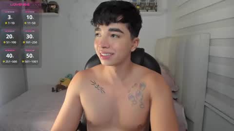 Snapshot of santy7u7 chatting on 06.27.26 Mr. Santiago online show from 06.27.26