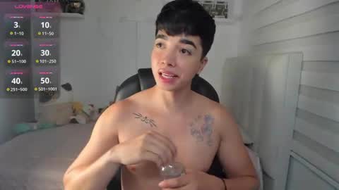Snapshot of santy7u7 chatting on 07.21.26 Mr. Santiago online show from 07.21.26