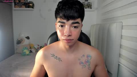 Snapshot of santy7u7 chatting on 07.26.26 Mr. Santiago online show from 07.26.26