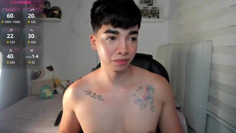Snapshot of santy7u7 chatting on 07.28.26 Mr. Santiago online show from 07.28.26