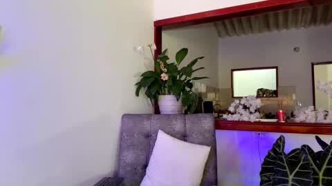 Snapshot of santy_0908 chatting on 12.14.25 santy online show from 12.14.25