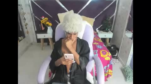 Snapshot of santy_bigcock_01 chatting on 11.17.25 santy online show from 11.17.25