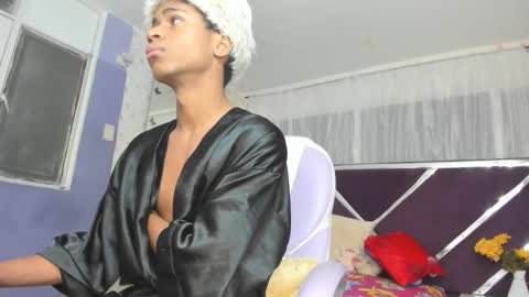 Snapshot of santy_bigcock_01 chatting on 12.18.25 santy online show from 12.18.25