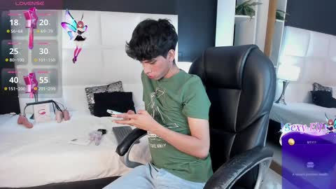 Santiago Carrington online show from 12.07.24