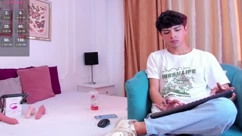 Santiago Carrington online show from 12.10.24