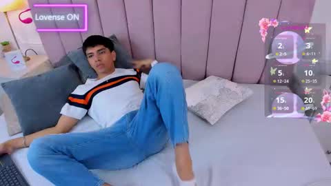 Snapshot of santy_carrington chatting on 03.11.26 Santiago Carrington online show from 03.11.26