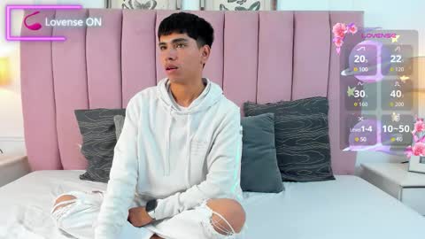 Snapshot of santy_carrington chatting on 03.12.26 Santiago Carrington online show from 03.12.26