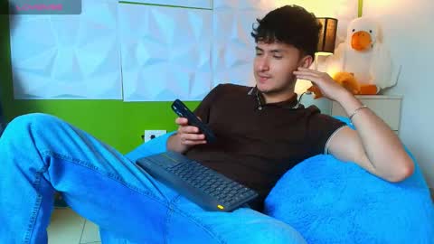 Snapshot of santyago_taylor chatting on 09.22.25 Santyago online show from 09.22.25