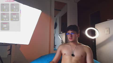 Snapshot of santyago_taylor chatting on 05.19.26 Santyago online show from 05.19.26