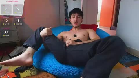 Snapshot of santyago_taylor chatting on 06.16.26 Santyago online show from 06.16.26
