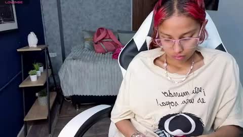 Snapshot of saphiire_ chatting on 06.18.26 saphi online show from 06.18.26