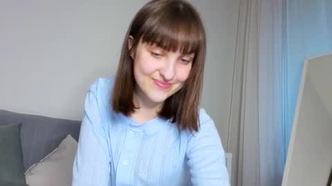 Snapshot of saphirree chatting on 09.23.25 Anny online show from 09.23.25