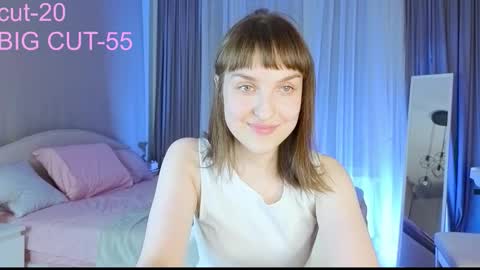 Snapshot of saphirree chatting on 10.17.25 Anny online show from 10.17.25