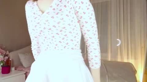 Snapshot of saphirree chatting on 10.22.25 Anny online show from 10.22.25