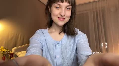 Snapshot of saphirree chatting on 10.30.25 Anny online show from 10.30.25