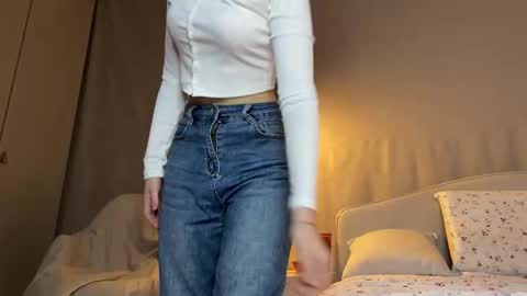 Snapshot of saphirree chatting on 11.03.25 Anny online show from 11.03.25