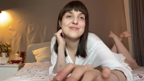 Snapshot of saphirree chatting on 11.04.25 Anny online show from 11.04.25