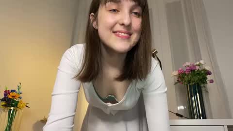 Snapshot of saphirree chatting on 11.29.25 Anny online show from 11.29.25