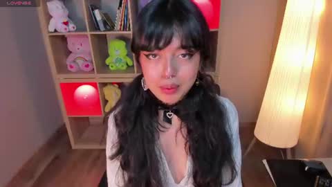 Snapshot of saphyralux chatting on 06.20.26 saphyralux online show from 06.20.26