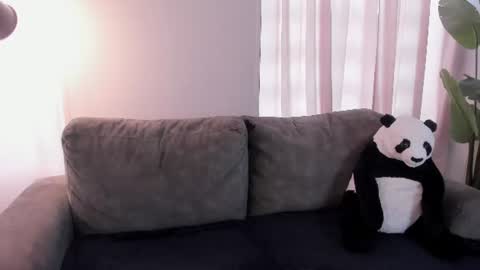 Snapshot of saphyralux chatting on 07.23.26 saphyralux online show from 07.23.26