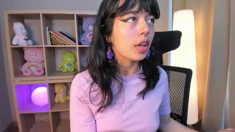 Snapshot of saphyralux chatting on 07.31.26 saphyralux online show from 07.31.26