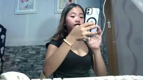 Snapshot of sapphire_amora chatting on 11.06.25 sapphire_amora online show from 11.06.25