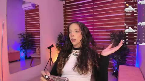 Snapshot of sapphire_venus chatting on 11.07.25 Valerin online show from 11.07.25