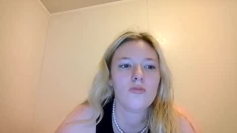 sara9920 online show from 04.24.26