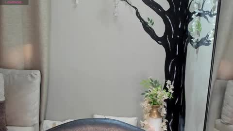 Snapshot of sara__michell chatting on 09.20.25 online show from 09.20.25