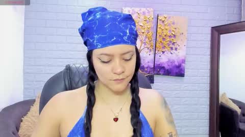 Snapshot of sara__michell chatting on 11.05.25 online show from 11.05.25